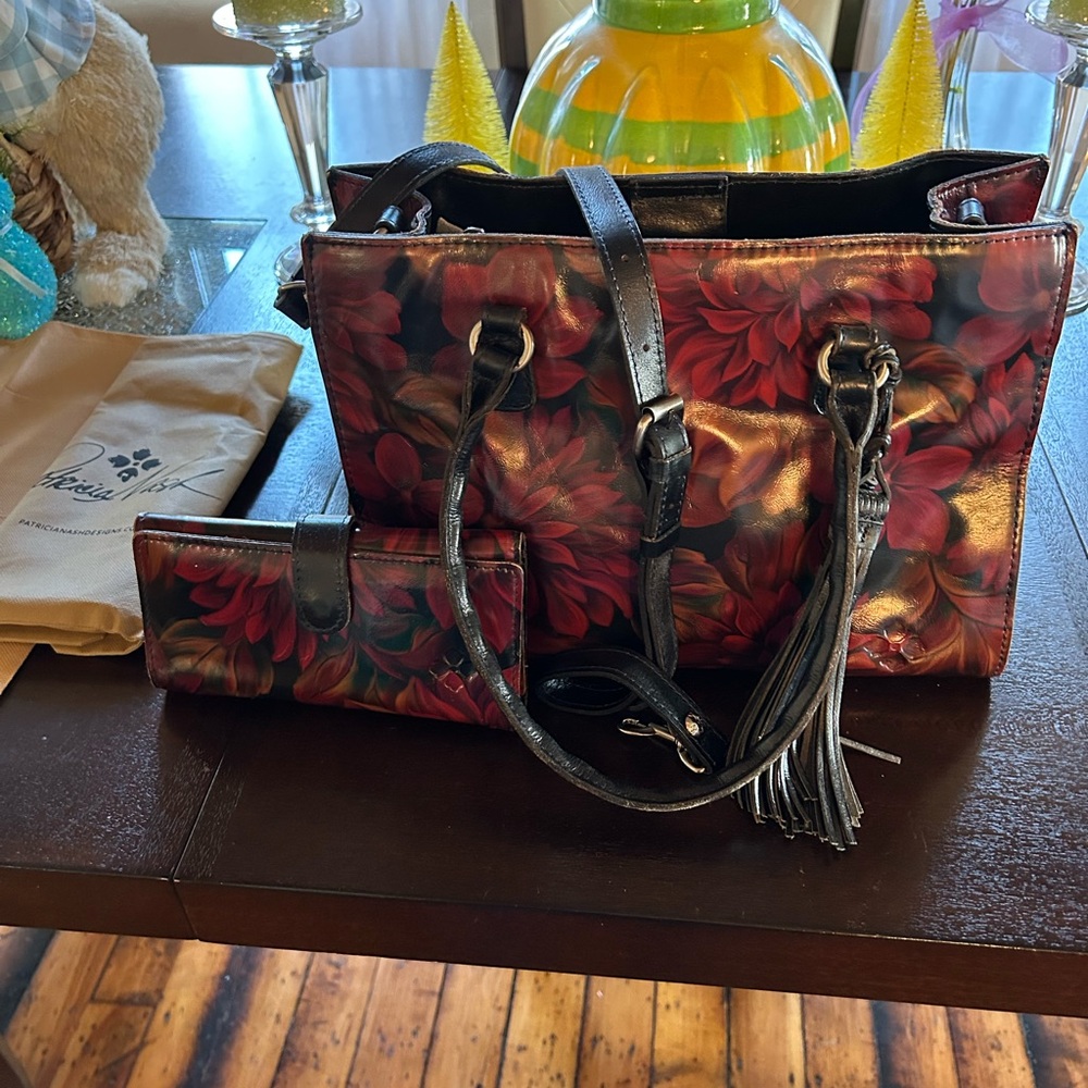 Patricia Nash Black and Red Shoulder Bag Set with Glossy Finish